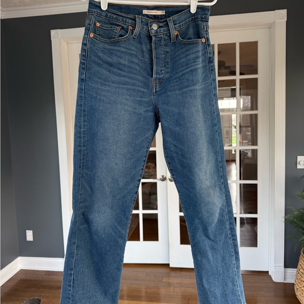 Levi Wedgie Straight Jeans size 28